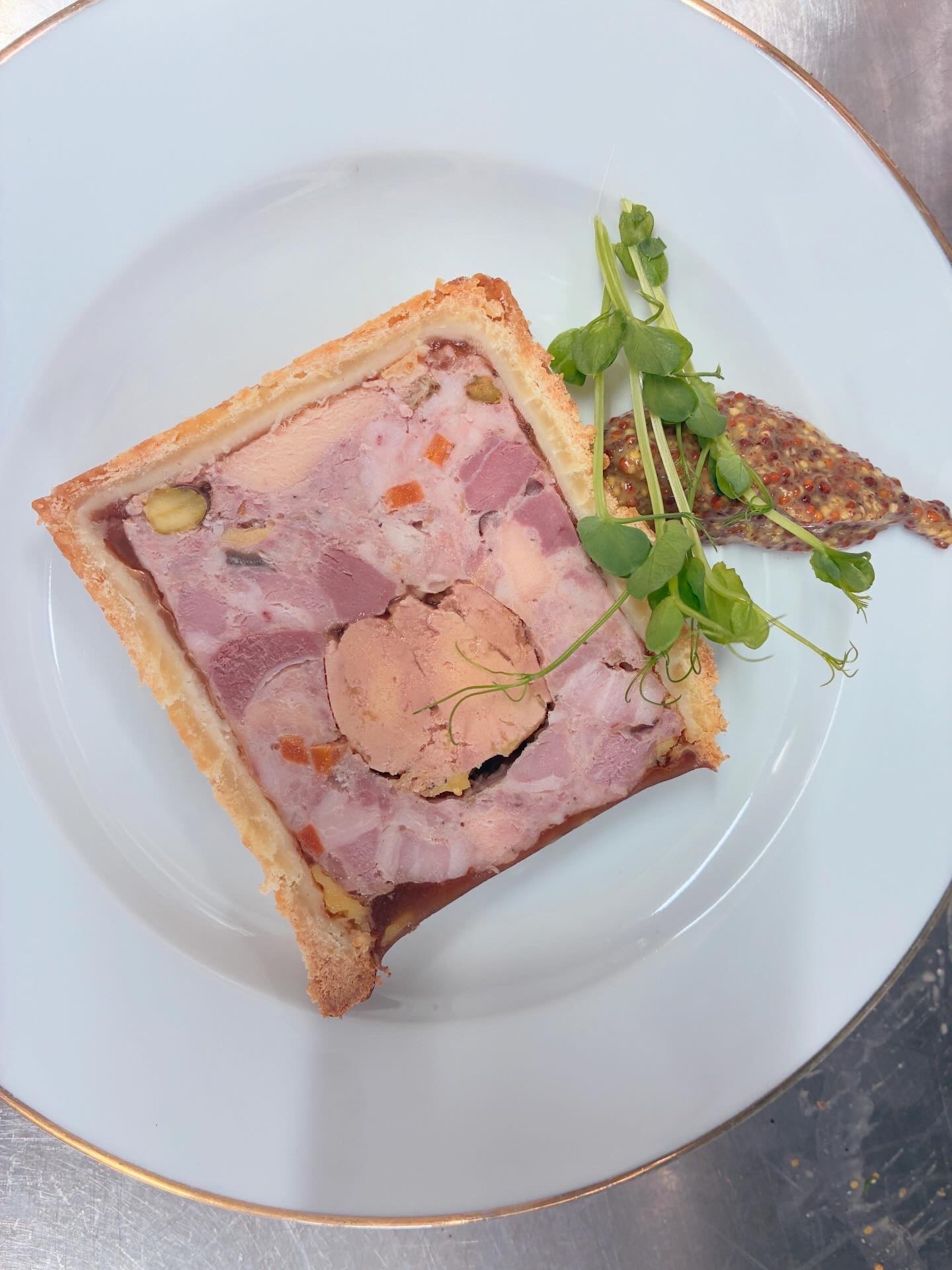 Pâté en croûte servi à l’assiette